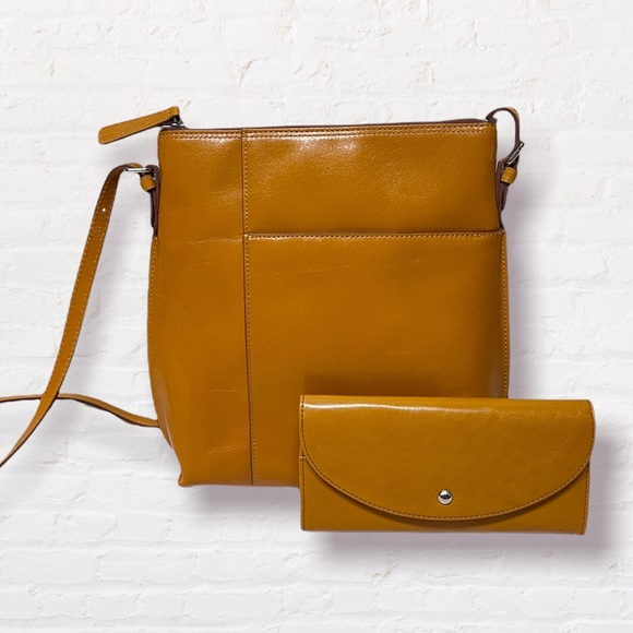 HOBO Handbags - Hobo the original tan orange shoulder bag and wallet set